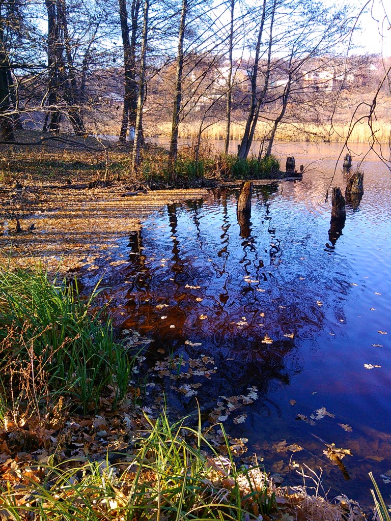 Синя вода Чортового озера